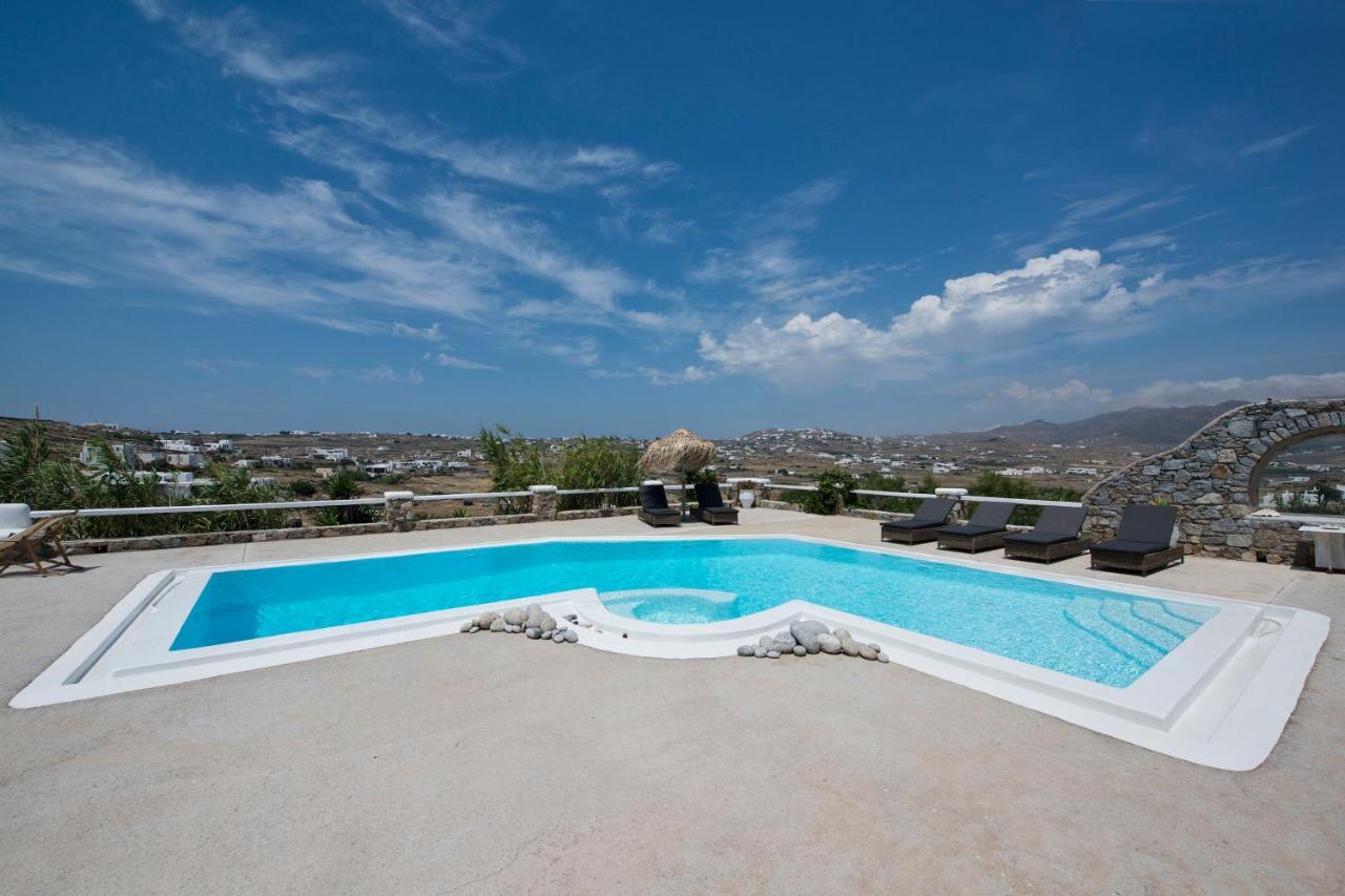 Tatiana Villa & Apartments Klouvas Exterior photo