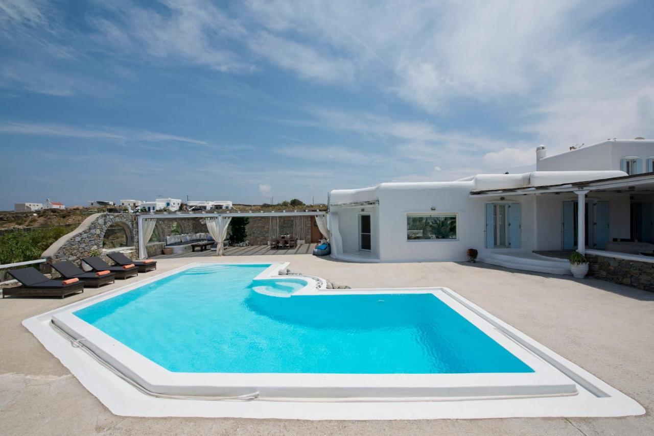 Tatiana Villa & Apartments Klouvas Exterior photo