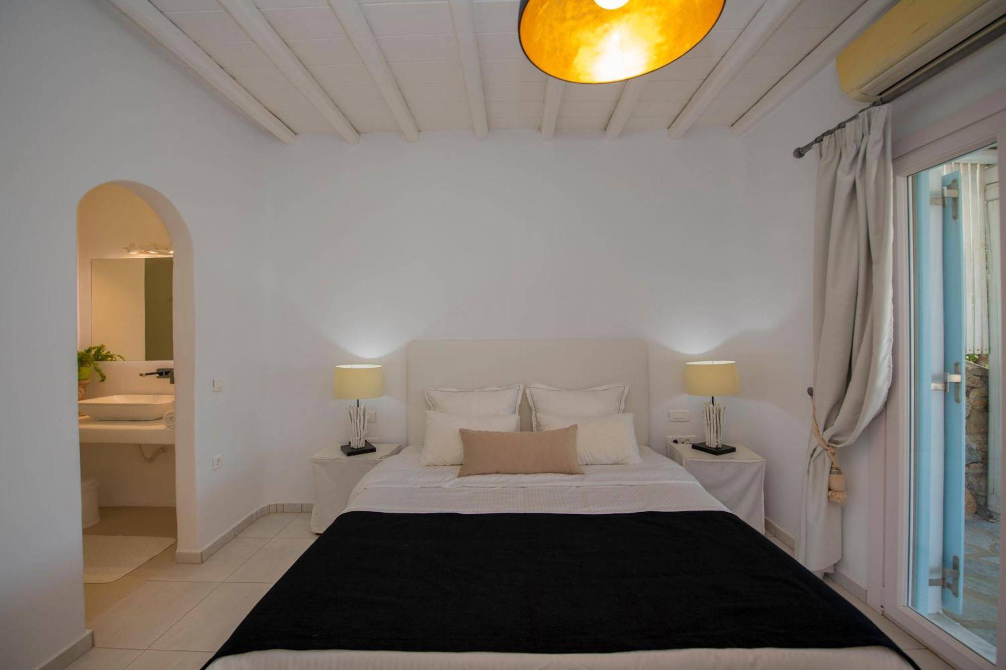 Tatiana Villa & Apartments Klouvas Exterior photo