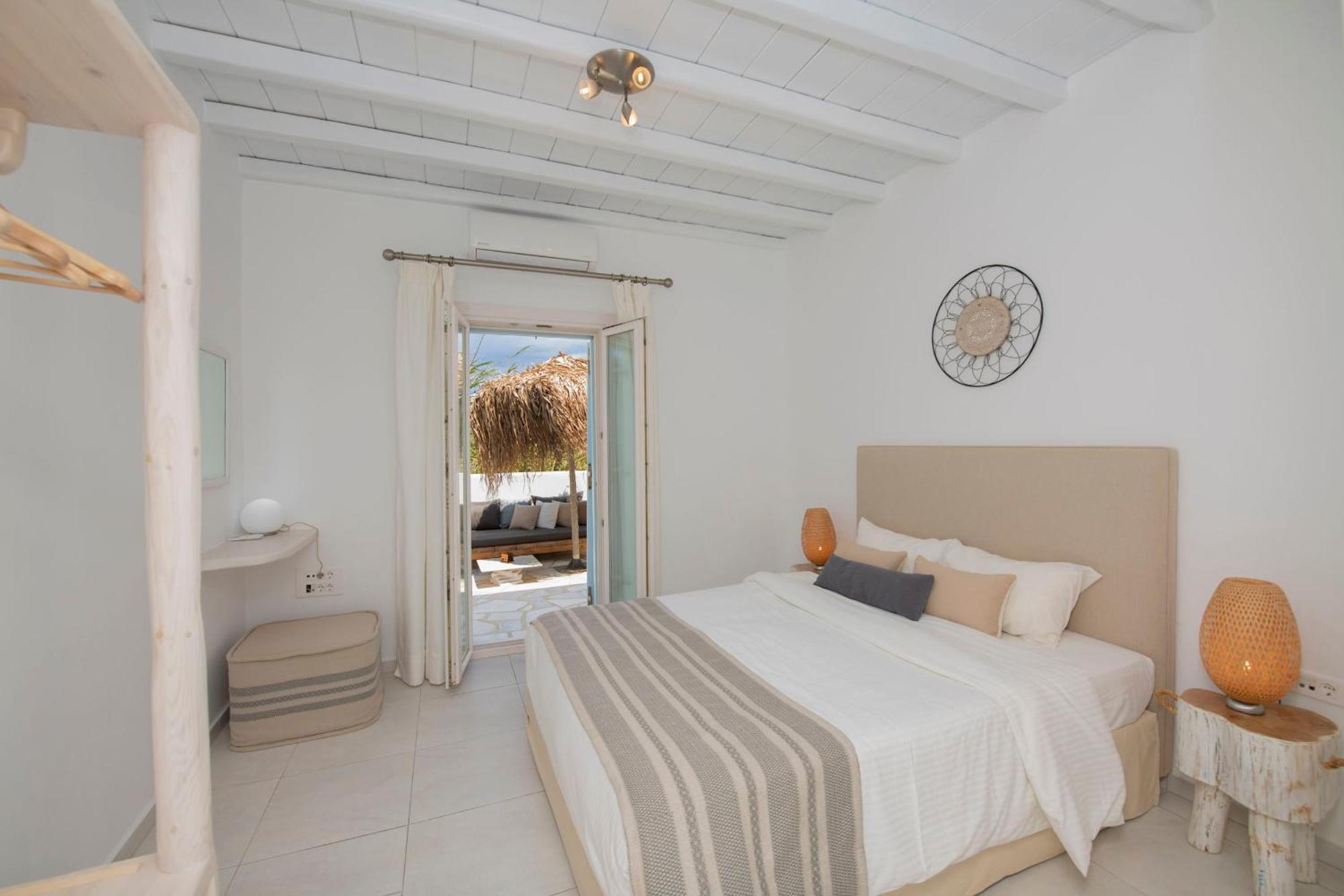 Tatiana Villa & Apartments Klouvas Exterior photo